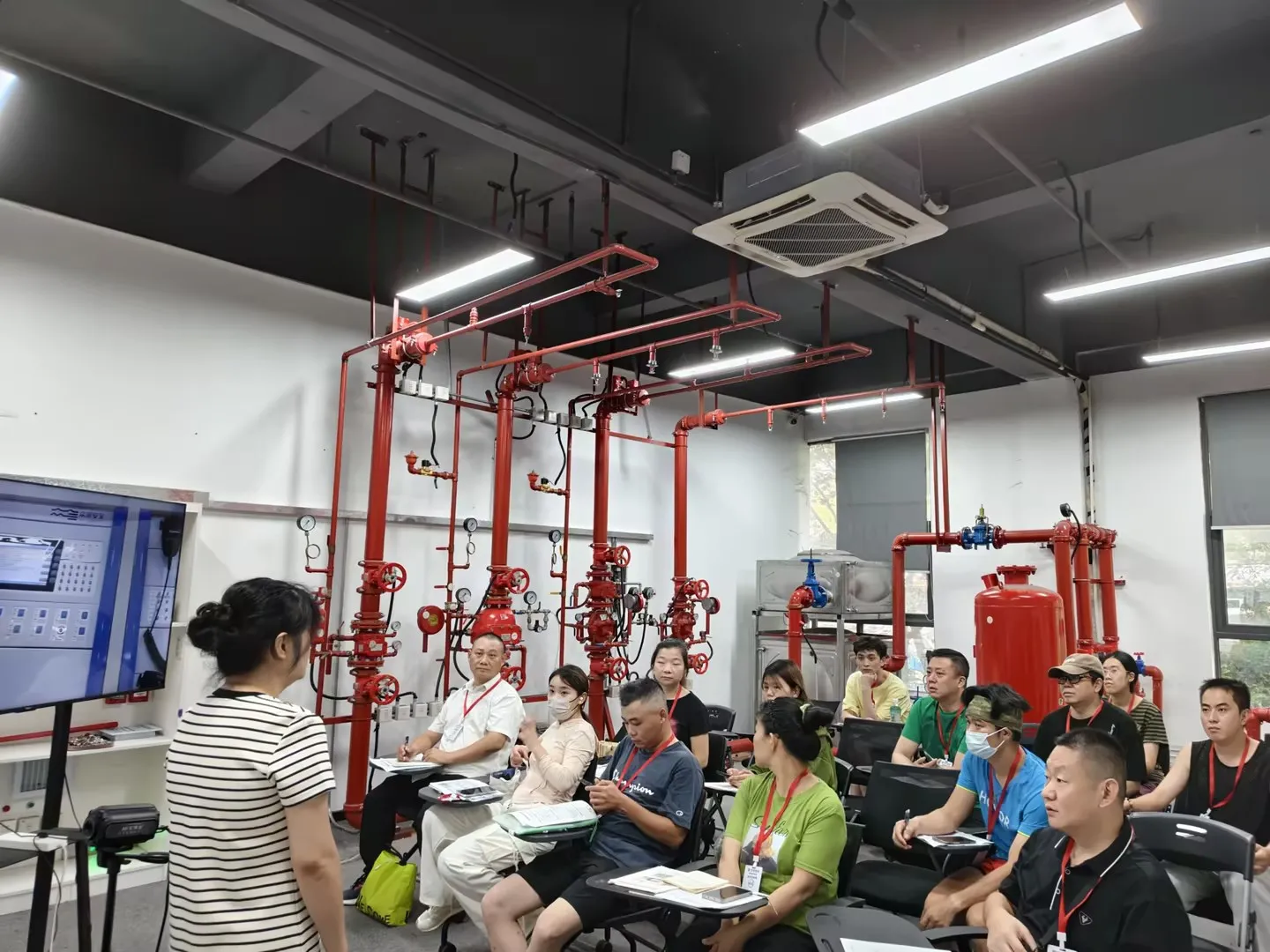 学天教育_深圳消防学校_上课场景